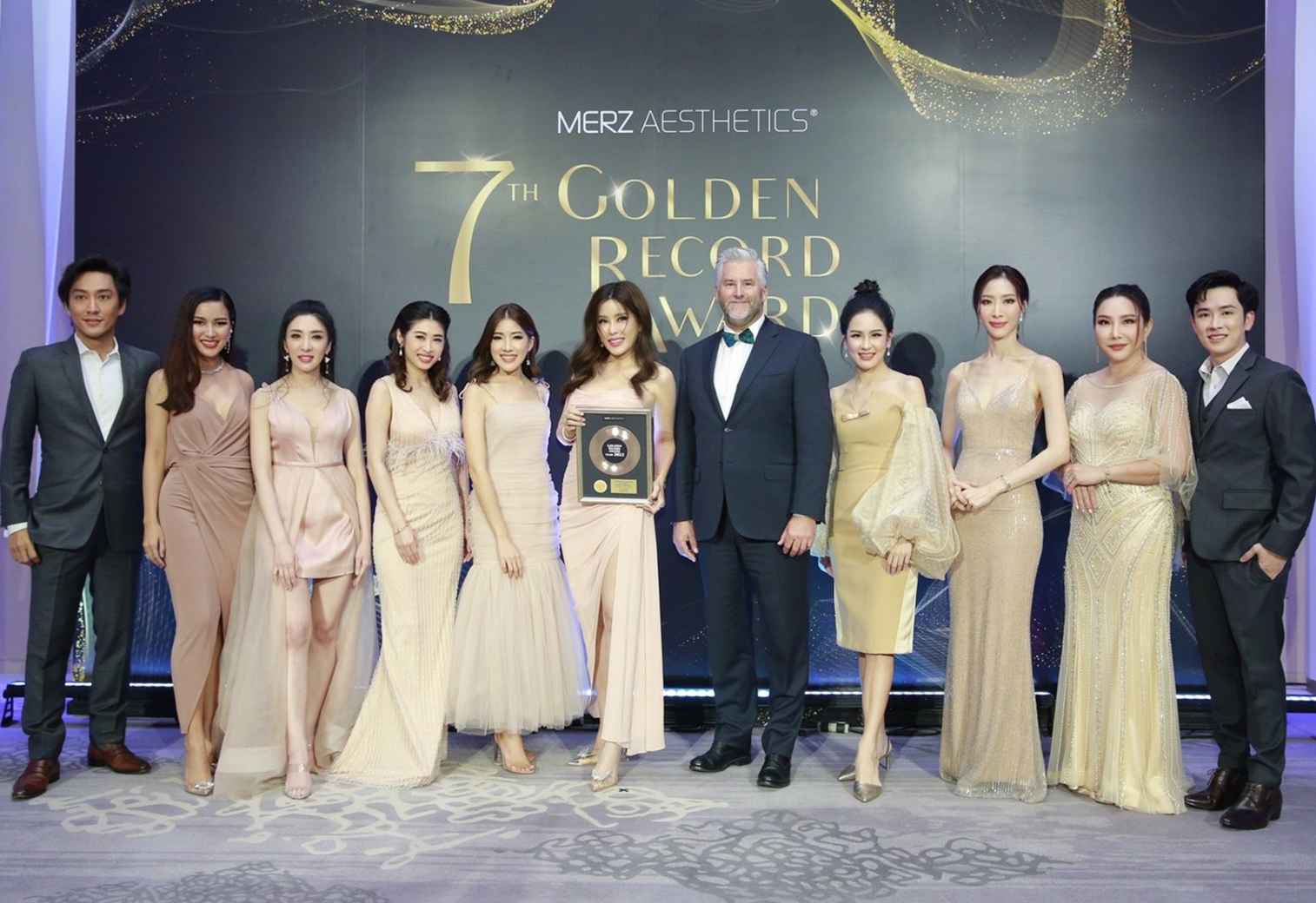 รางวัลยกกระชับ_Ulthera_Golden Record Awards 2022