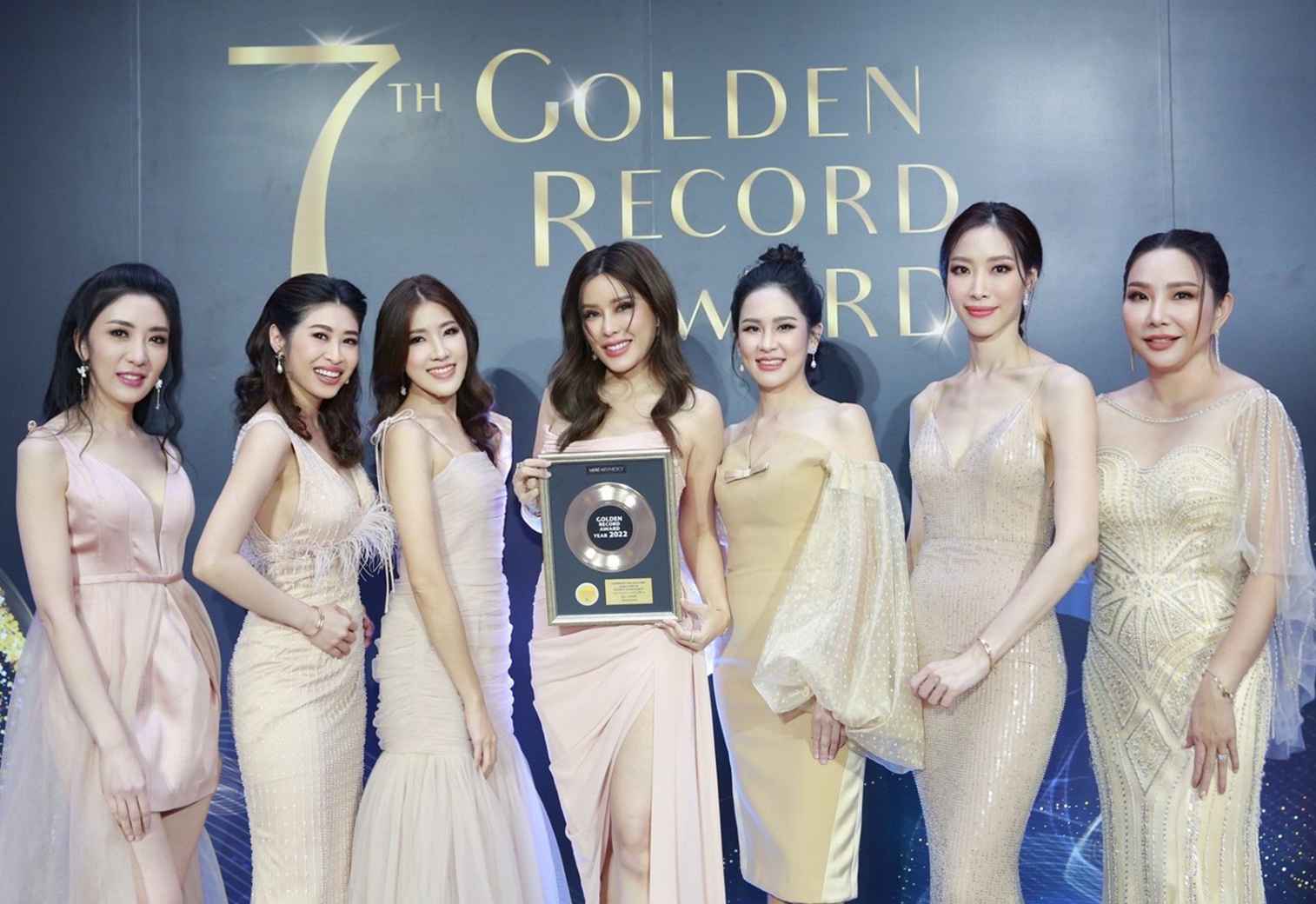 รางวัลยกกระชับ_Ulthera_Golden Record Awards 2022